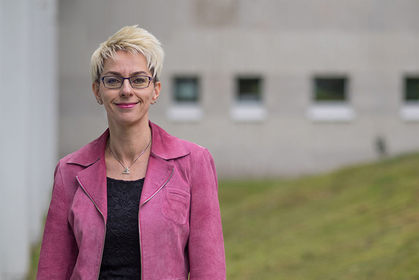 Dr. Sabine Hemsing